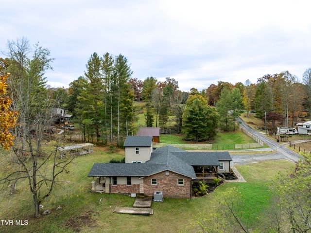 335 Pleasant Hill Place, Bluff City, TN 37618