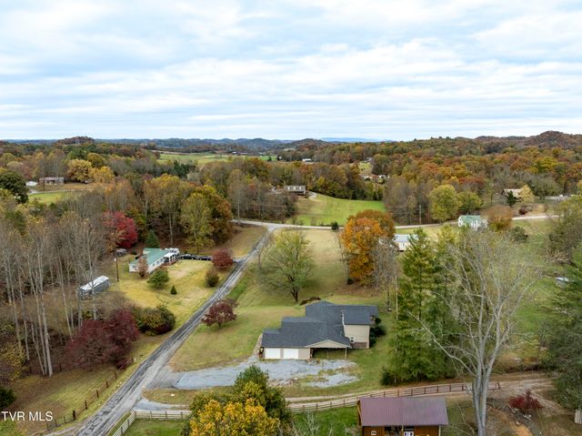 335 Pleasant Hill Place, Bluff City, TN 37618