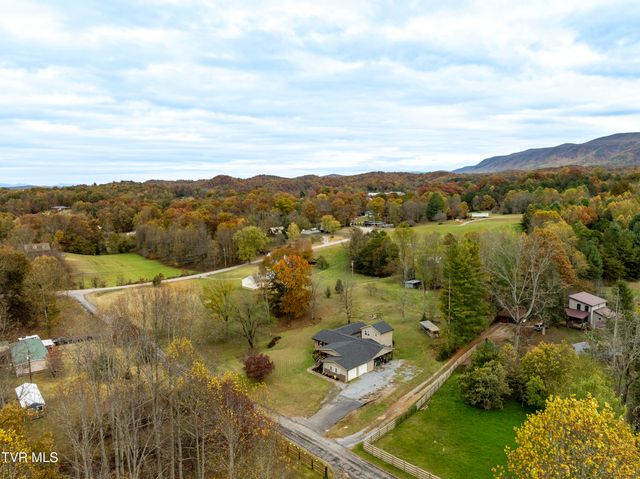 335 Pleasant Hill Place, Bluff City, TN 37618