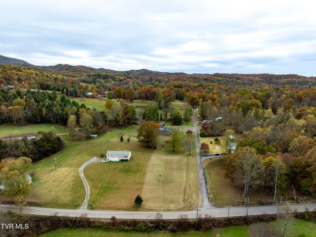 335 Pleasant Hill Place, Bluff City, TN 37618