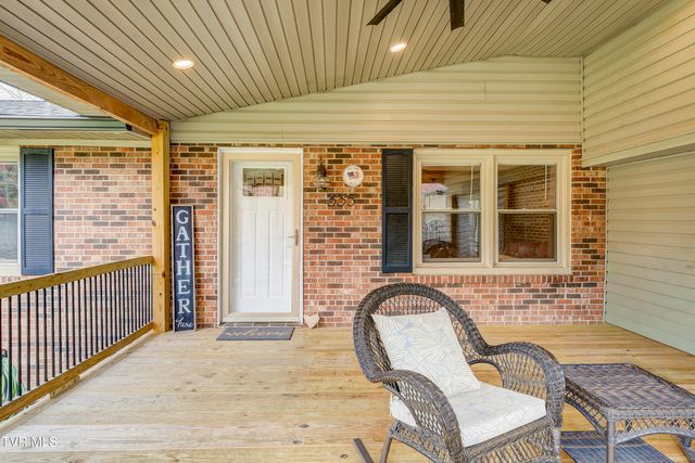 335 Pleasant Hill Place, Bluff City, TN 37618