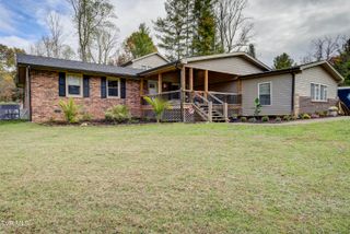 335 Pleasant Hill Place, Bluff City, TN 37618