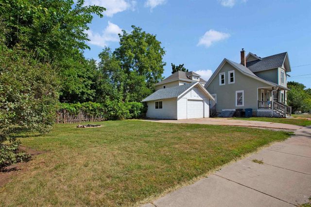 1103 CHERRY STREET, Oshkosh, WI 54901
