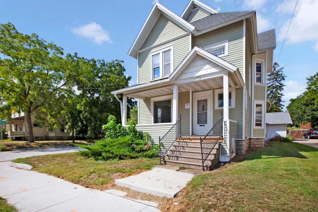 1103 CHERRY STREET, Oshkosh, WI 54901