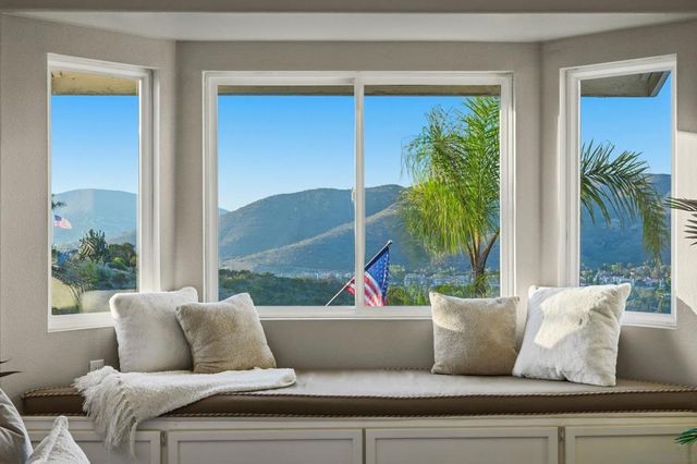 11310 Village Ridge Rd, San Diego, CA 92131