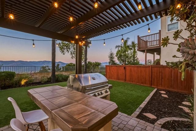 11310 Village Ridge Rd, San Diego, CA 92131