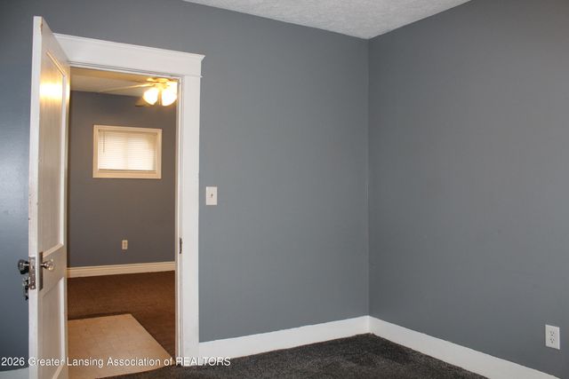 2421 S Rundle Avenue, Lansing, MI 48910