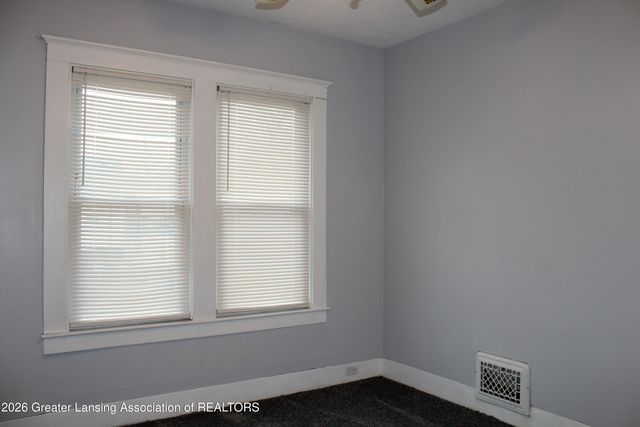 2421 S Rundle Avenue, Lansing, MI 48910