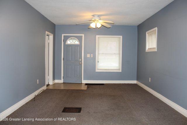 2421 S Rundle Avenue, Lansing, MI 48910