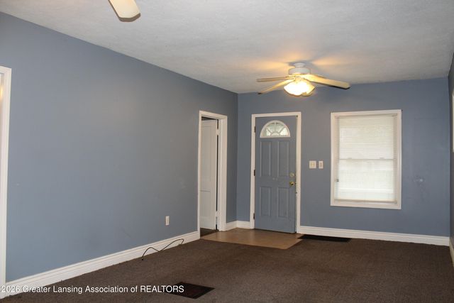 2421 S Rundle Avenue, Lansing, MI 48910