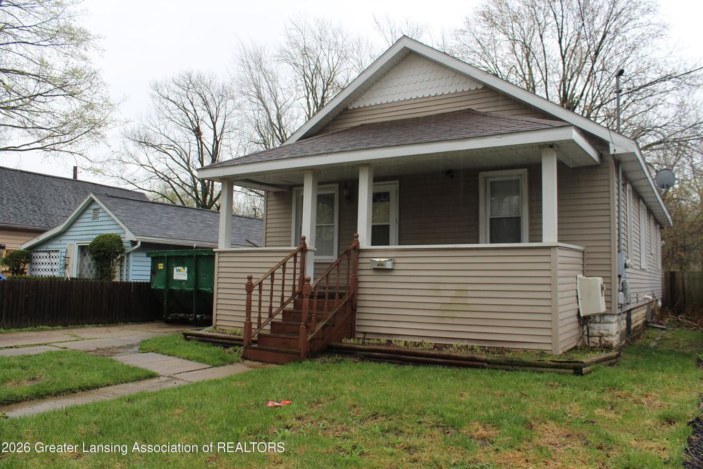 2421 S Rundle Avenue, Lansing, MI 48910