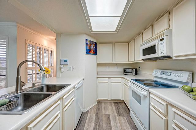 1908 Augusta Drive 7, Houston, TX 77057