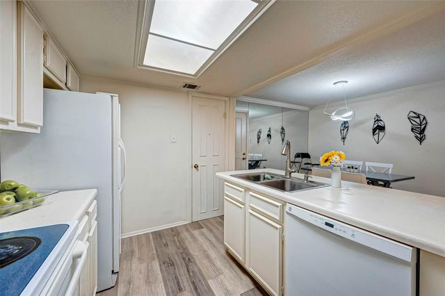 1908 Augusta Drive 7, Houston, TX 77057