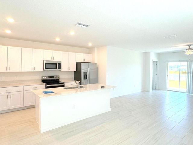 11476 RADIANT SHORE LOOP, San Antonio, FL 33576