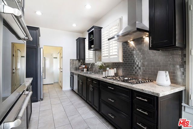 5761 W Olympic Boulevard, Los Angeles, CA 90036