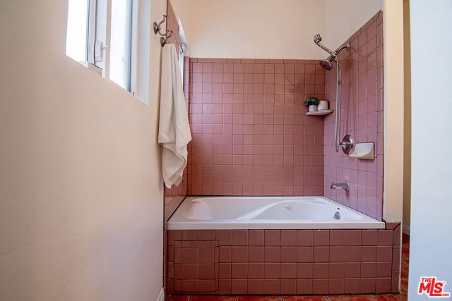 5761 W Olympic Boulevard, Los Angeles, CA 90036