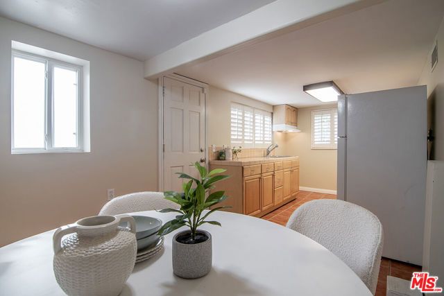 5761 W Olympic Boulevard, Los Angeles, CA 90036