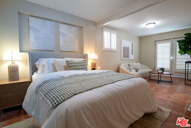 5761 W Olympic Boulevard, Los Angeles, CA 90036