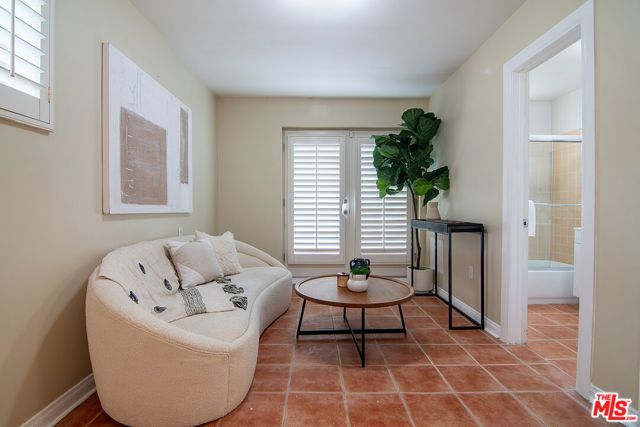 5761 W Olympic Boulevard, Los Angeles, CA 90036