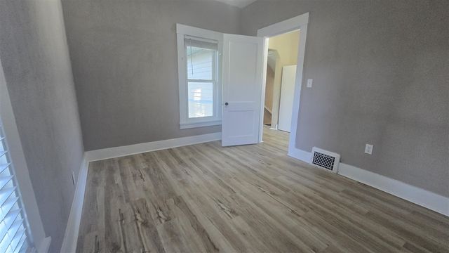 1349 W Michigan Avenue, Battle Creek, MI 49037
