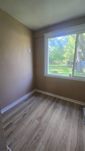 1349 W Michigan Avenue, Battle Creek, MI 49037