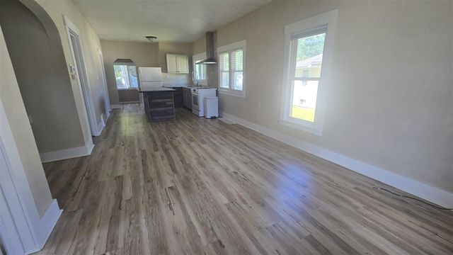 1349 W Michigan Avenue, Battle Creek, MI 49037