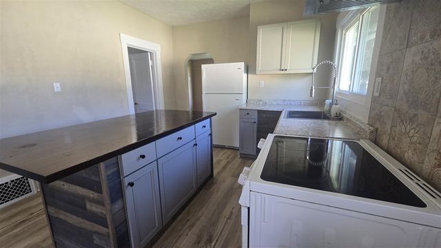 1349 W Michigan Avenue, Battle Creek, MI 49037