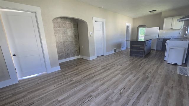 1349 W Michigan Avenue, Battle Creek, MI 49037