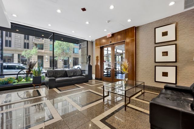 30 E Huron Street 3204, Chicago, IL 60611