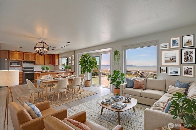 846 Livingston Bay Shore Drive, Camano Island, WA 98282