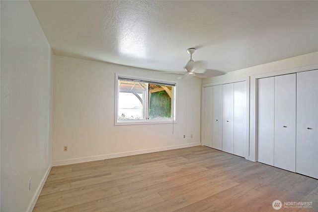 846 Livingston Bay Shore Drive, Camano Island, WA 98282
