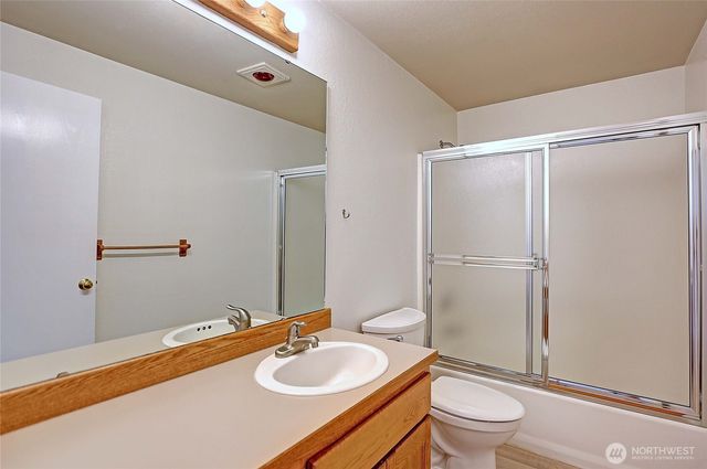 846 Livingston Bay Shore Drive, Camano Island, WA 98282