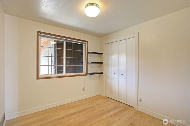846 Livingston Bay Shore Drive, Camano Island, WA 98282