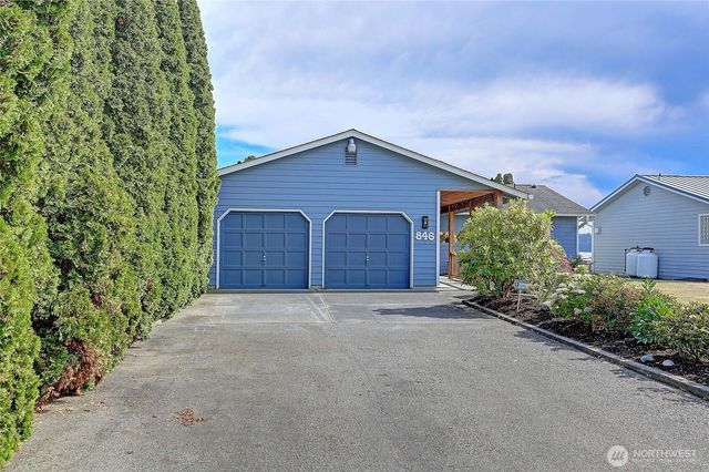846 Livingston Bay Shore Drive, Camano Island, WA 98282