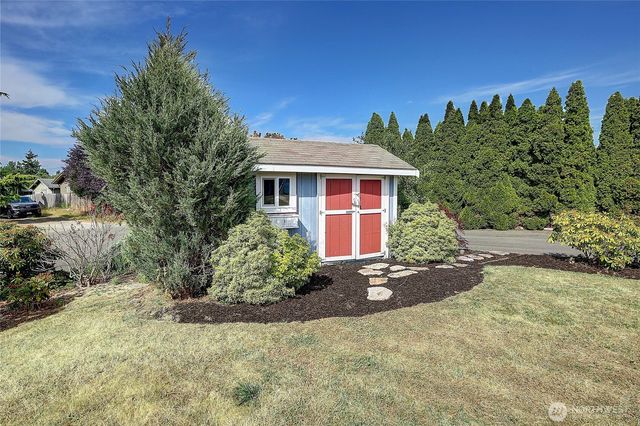 846 Livingston Bay Shore Drive, Camano Island, WA 98282