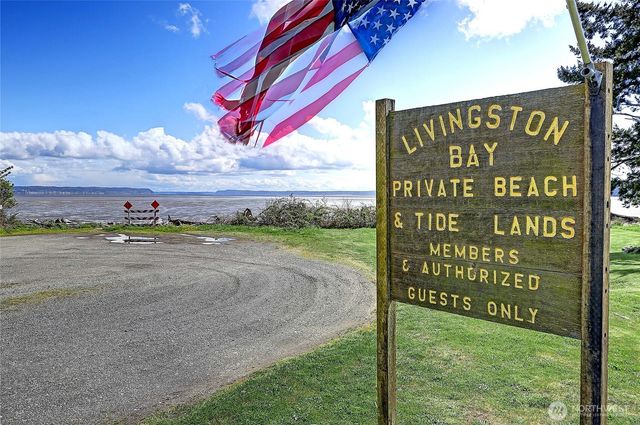846 Livingston Bay Shore Drive, Camano Island, WA 98282