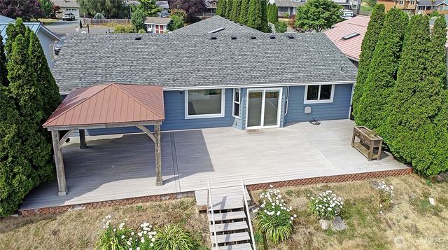846 Livingston Bay Shore Drive, Camano Island, WA 98282