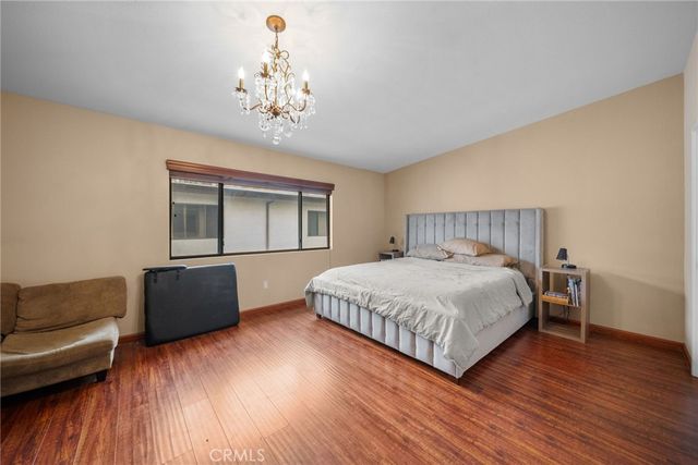 7130 Glade Avenue J, Canoga Park, CA 91303