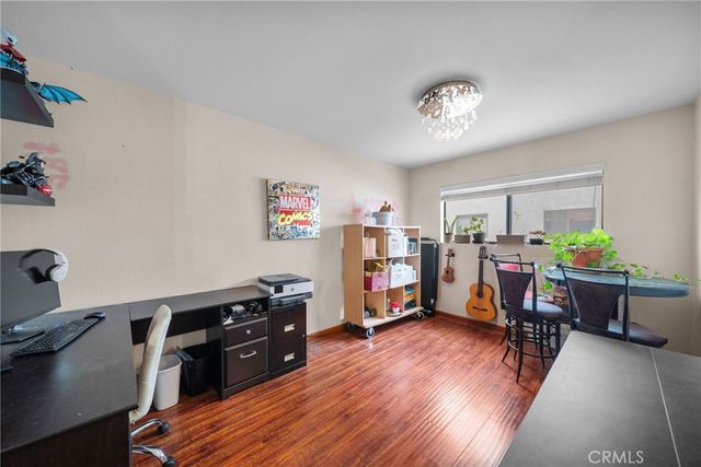 7130 Glade Avenue J, Canoga Park, CA 91303