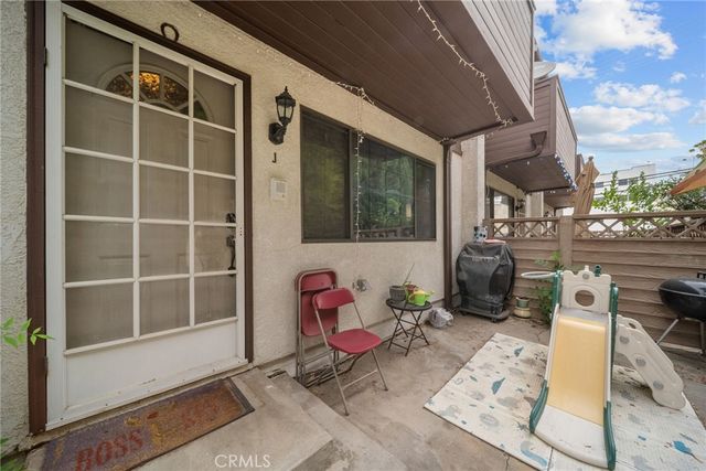 7130 Glade Avenue J, Canoga Park, CA 91303