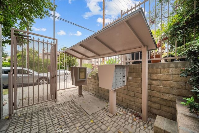 7130 Glade Avenue J, Canoga Park, CA 91303