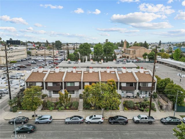 7130 Glade Avenue J, Canoga Park, CA 91303