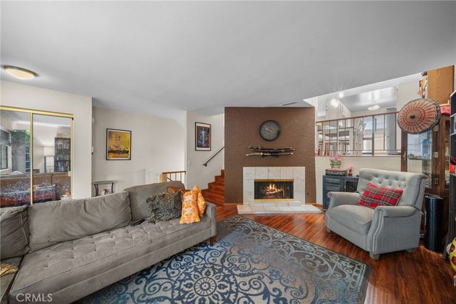 7130 Glade Avenue J, Canoga Park, CA 91303