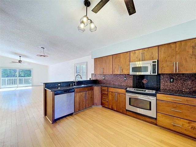 105 PETERSON LANE, Palm Harbor, FL 34683