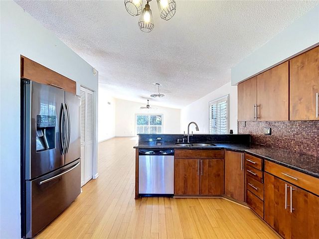 105 PETERSON LANE, Palm Harbor, FL 34683