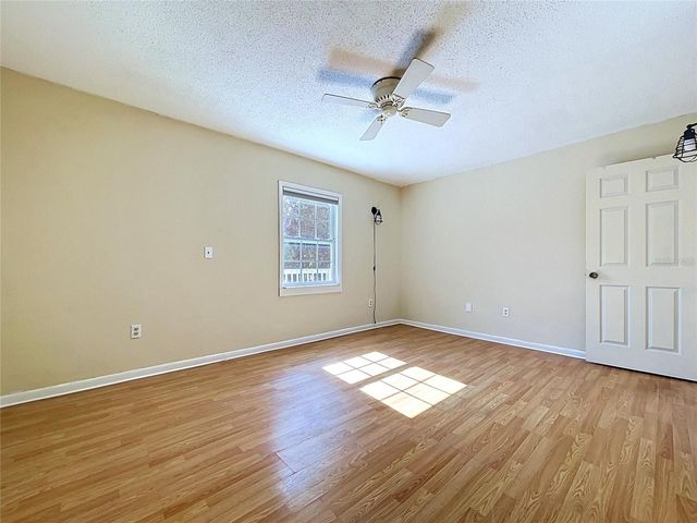 105 PETERSON LANE, Palm Harbor, FL 34683