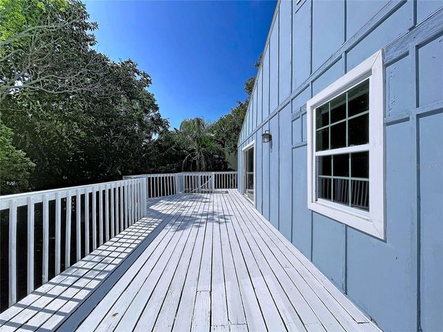 105 PETERSON LANE, Palm Harbor, FL 34683