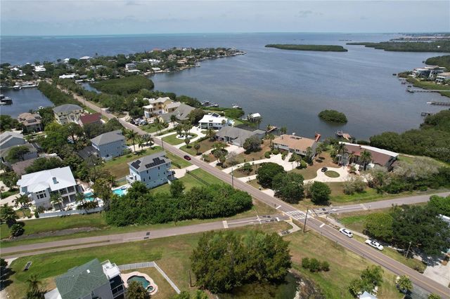 105 PETERSON LANE, Palm Harbor, FL 34683