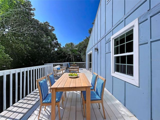 105 PETERSON LANE, Palm Harbor, FL 34683