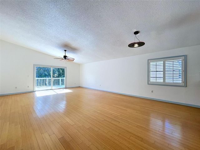 105 PETERSON LANE, Palm Harbor, FL 34683